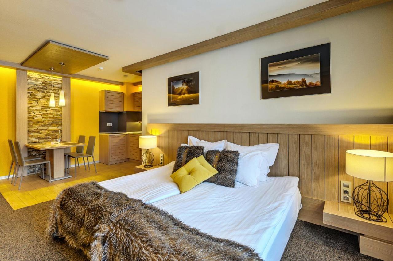 Amira Boutique Hotel Бансько Екстер'єр фото A bedroom in a hotel