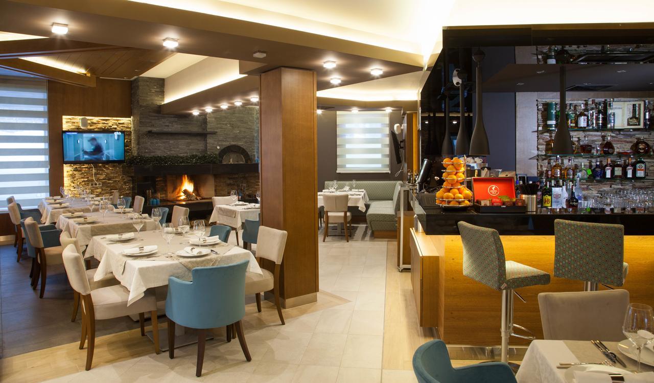 Amira Boutique Hotel Бансько Екстер'єр фото Restaurant in Athens